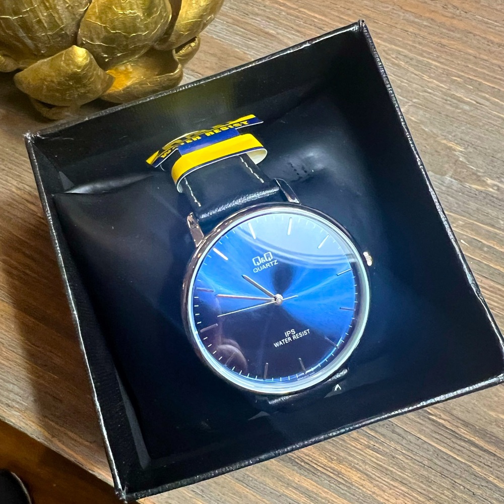 NWT Q&Q Quartz Water Resist Watch